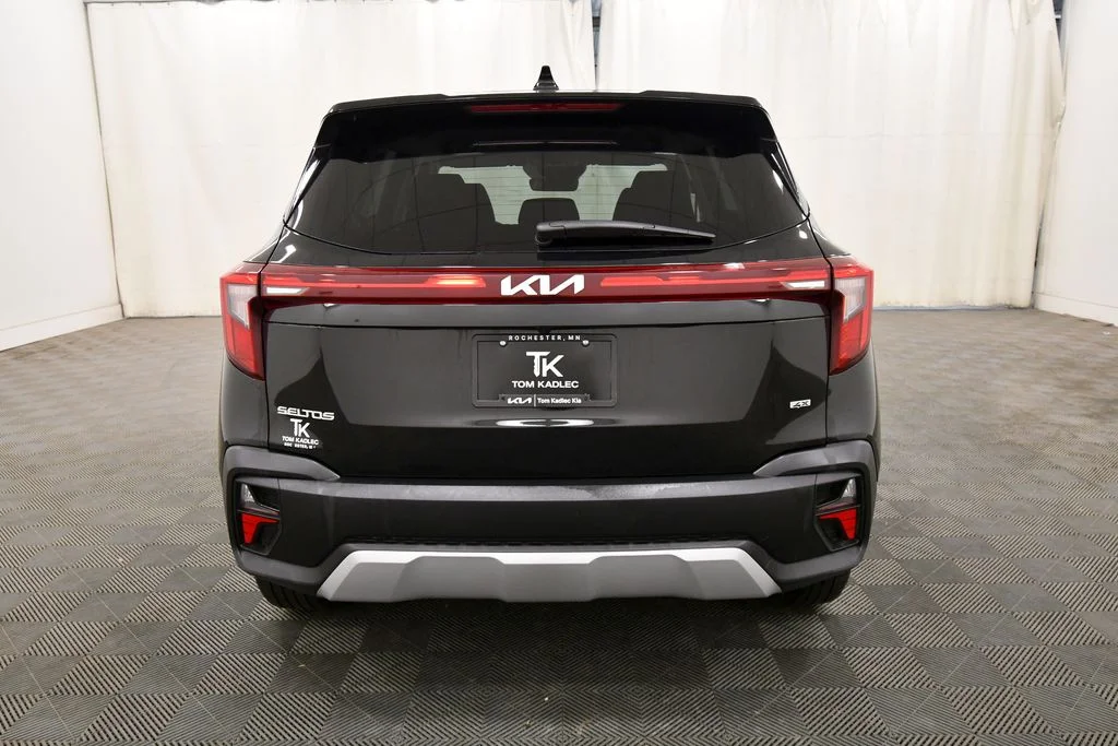Certified Used 2026  Kia LX image 6
