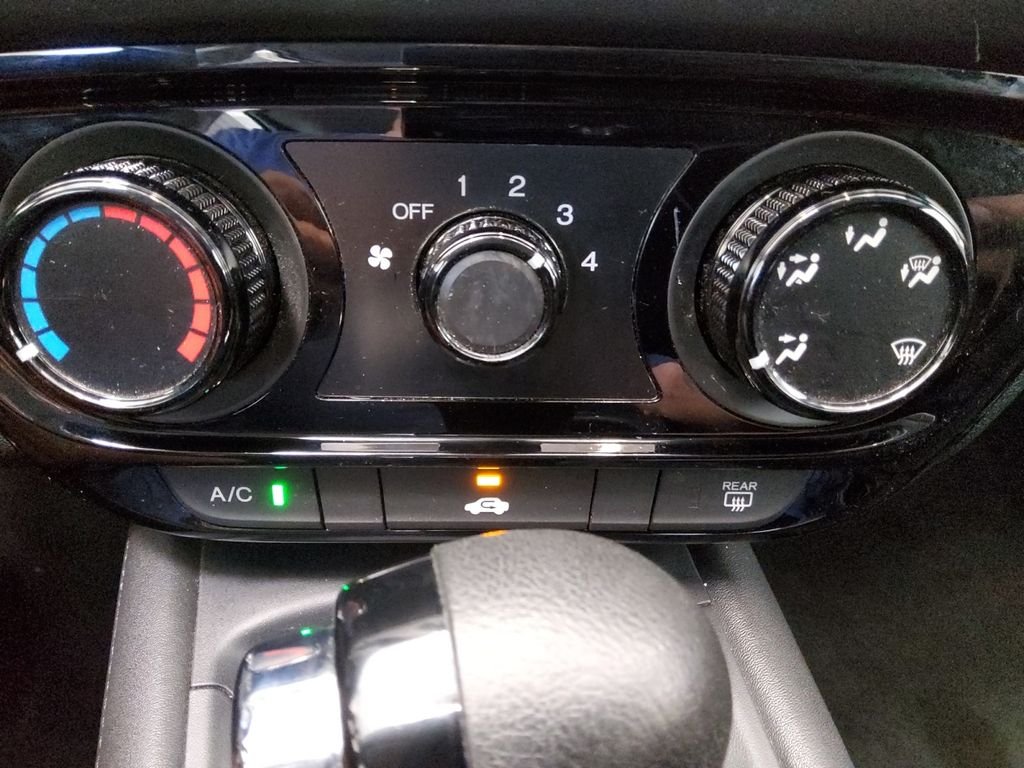 Used 2018 Black Honda LX image 29