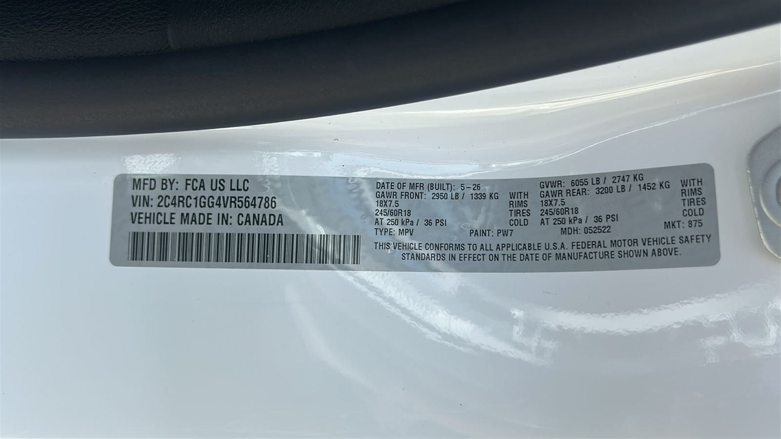 New 2027 Bright White Clear-Coat Exterior Paint Chrysler Limited image 31