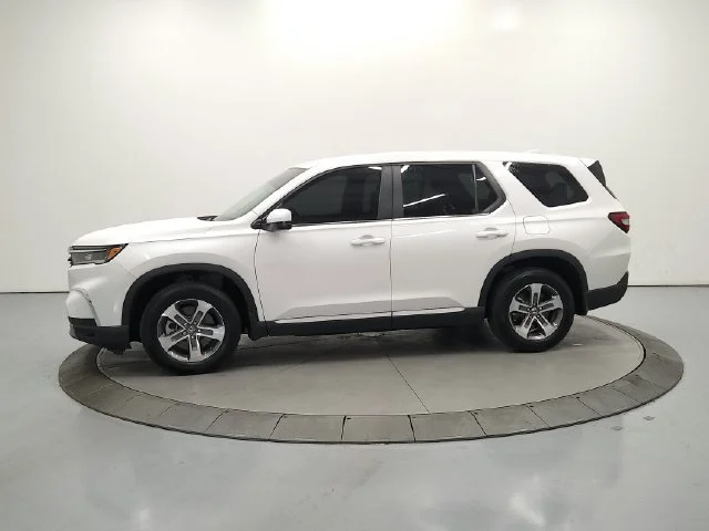 Used 2025 White Honda EX-L image 5