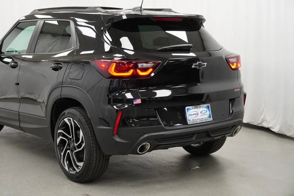 New 2026 Mosaic Black Metallic Chevrolet RS image 38