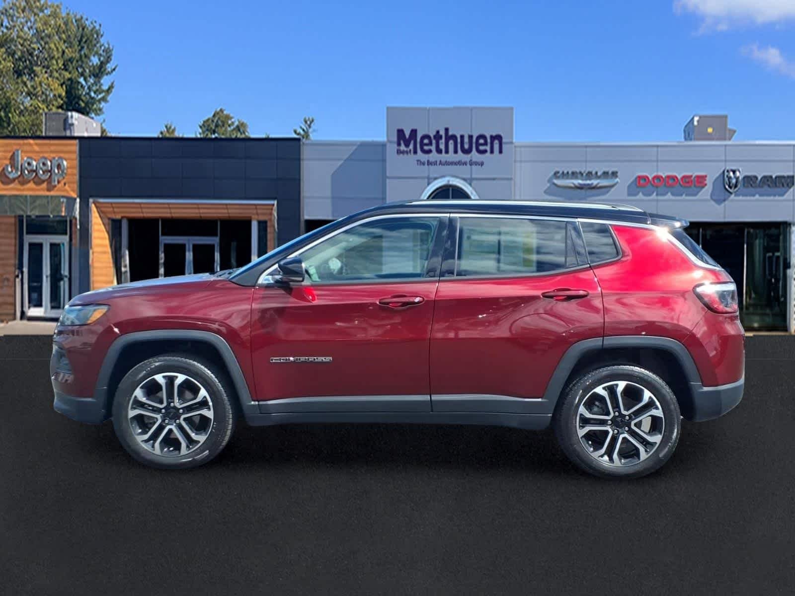 Used 2022 Velvet Red Pearlcoat Jeep Limited image 8