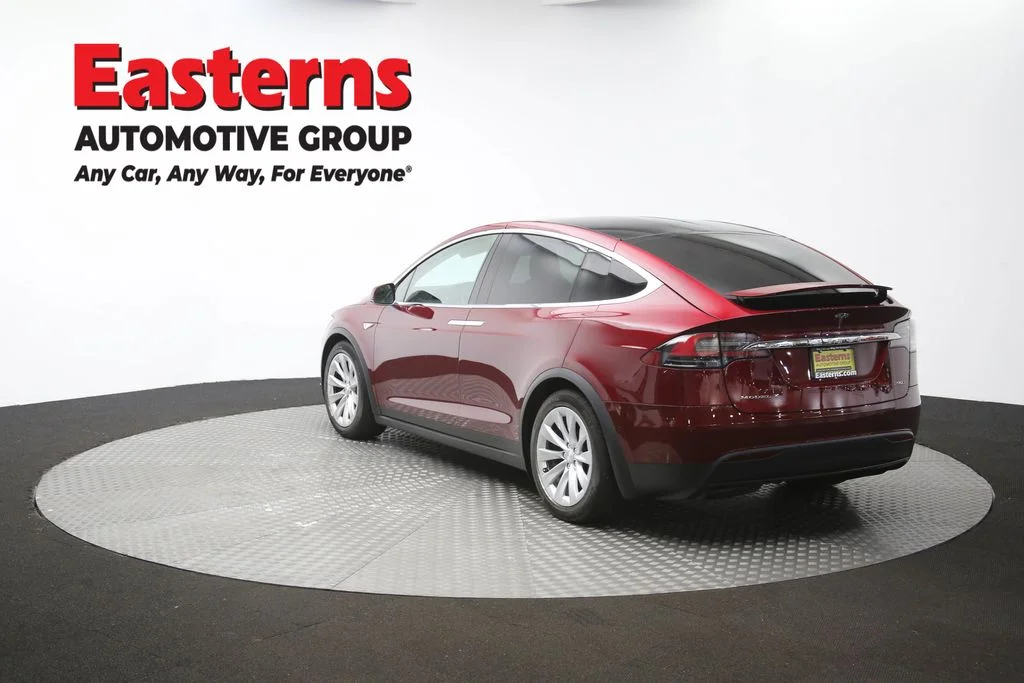 Used 2016 Red Tesla P90D image 62