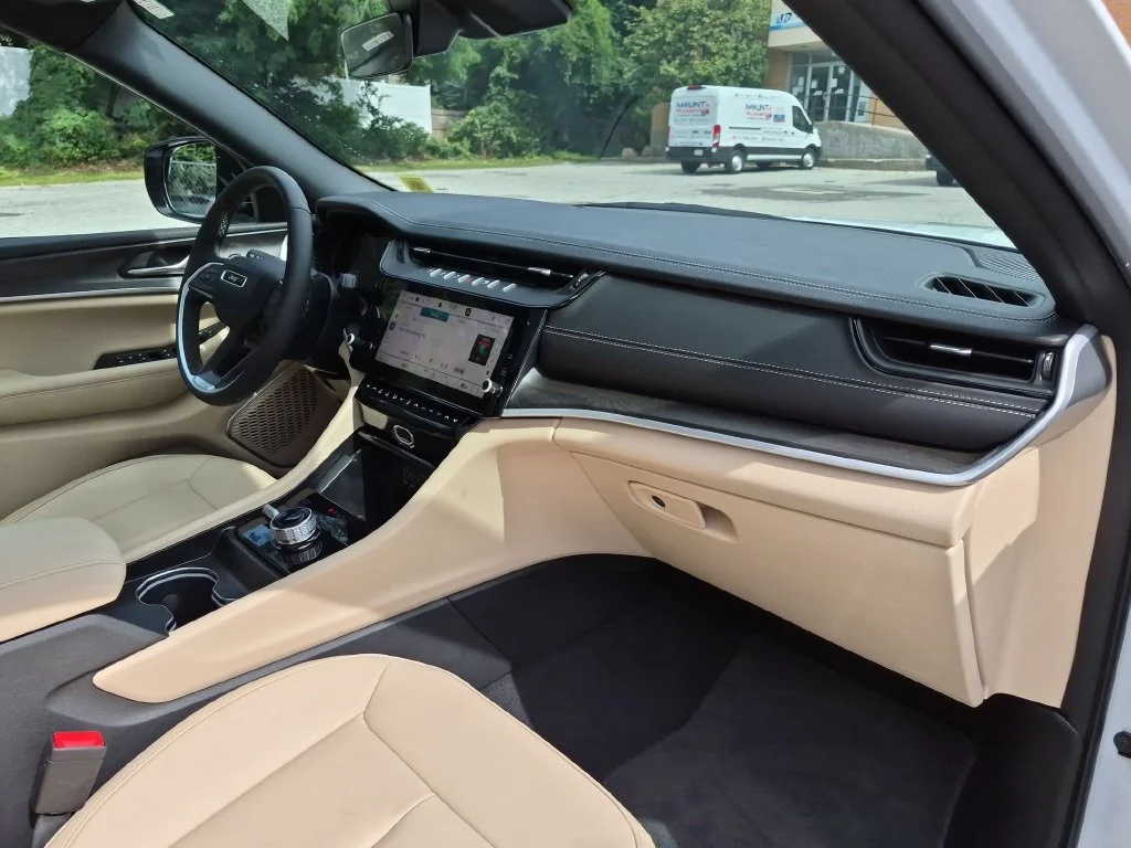 Used 2026 White Jeep Limited image 30