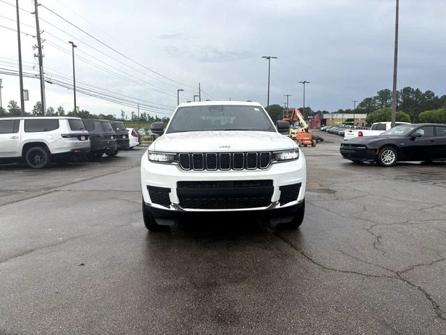 New 2026 Bright White Clear-Coat Exterior Paint Jeep Laredo image 4