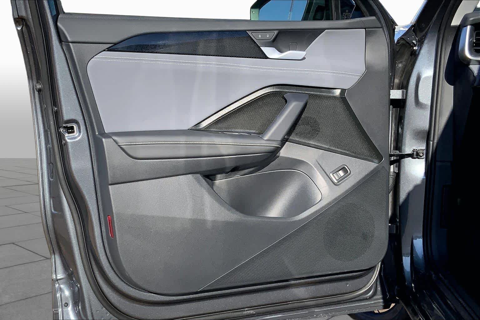 New 2026 Platinum Gray Metallic Volkswagen SE image 10
