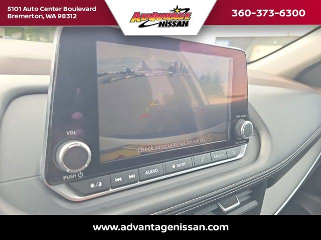 Used 2023 Glacier White Nissan S image 17