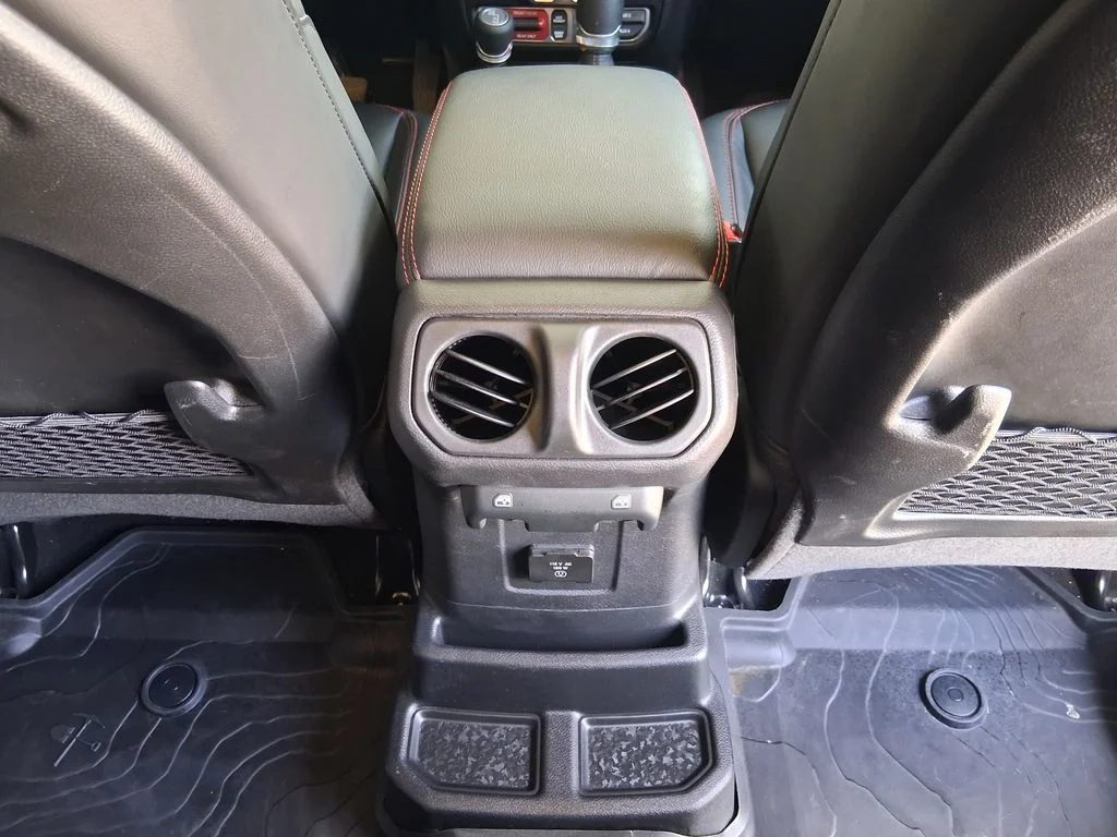 Used 2025 White Jeep Rubicon image 23