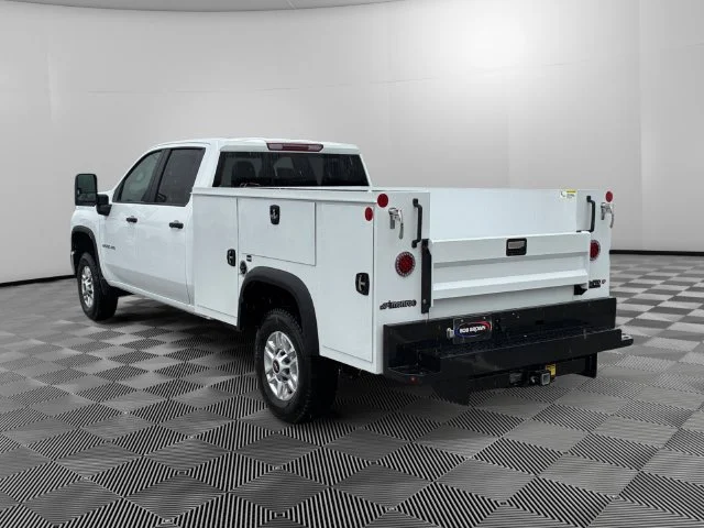 New 2026 Summit White Chevrolet WT image 3
