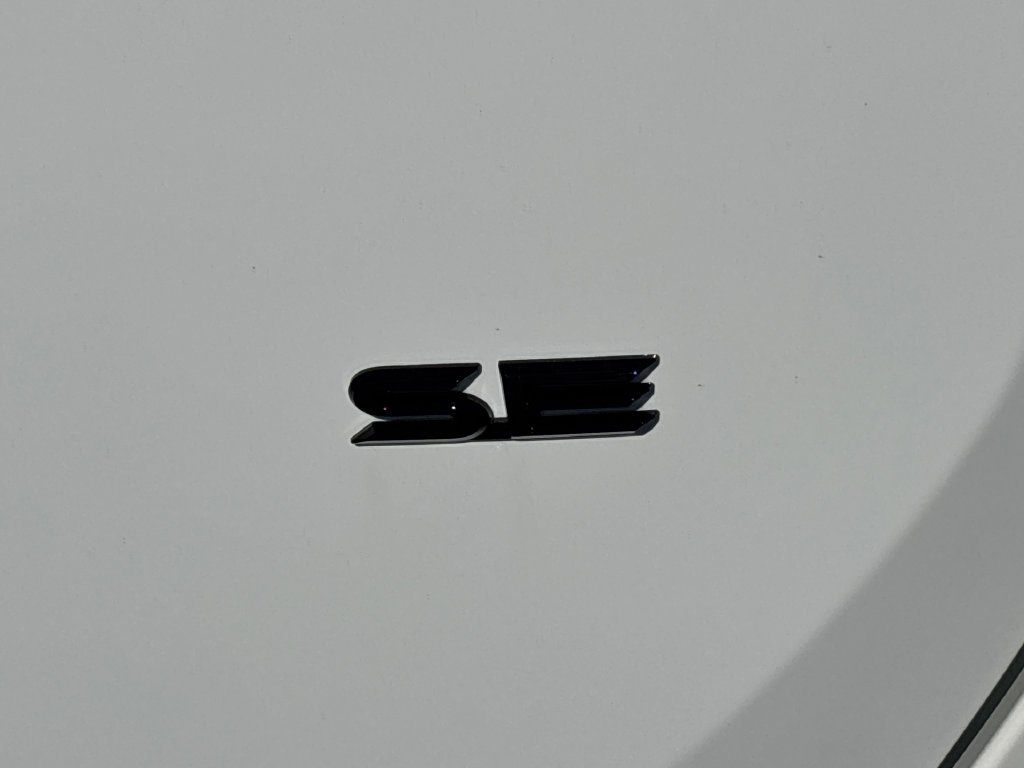 New 2026 Ice Cap Toyota  SE image 11
