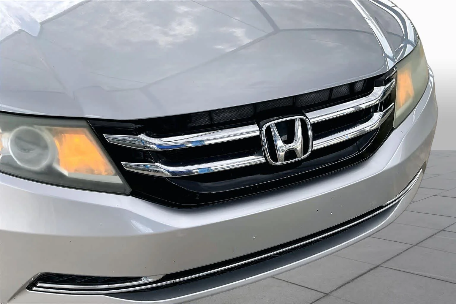 Used 2014 Alabaster Silver Metallic Honda EX image 29