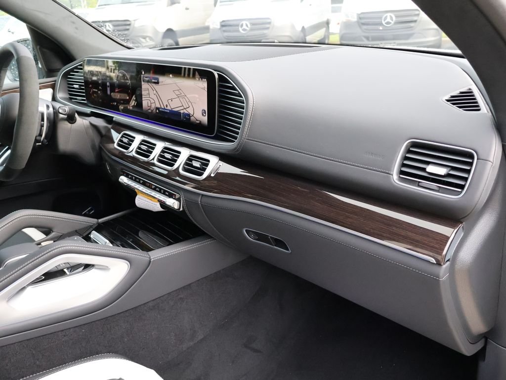 New 2026 MANUFAKTUR Moonlight White Metallic Mercedes-Benz GLE 63 S AMG® image 12