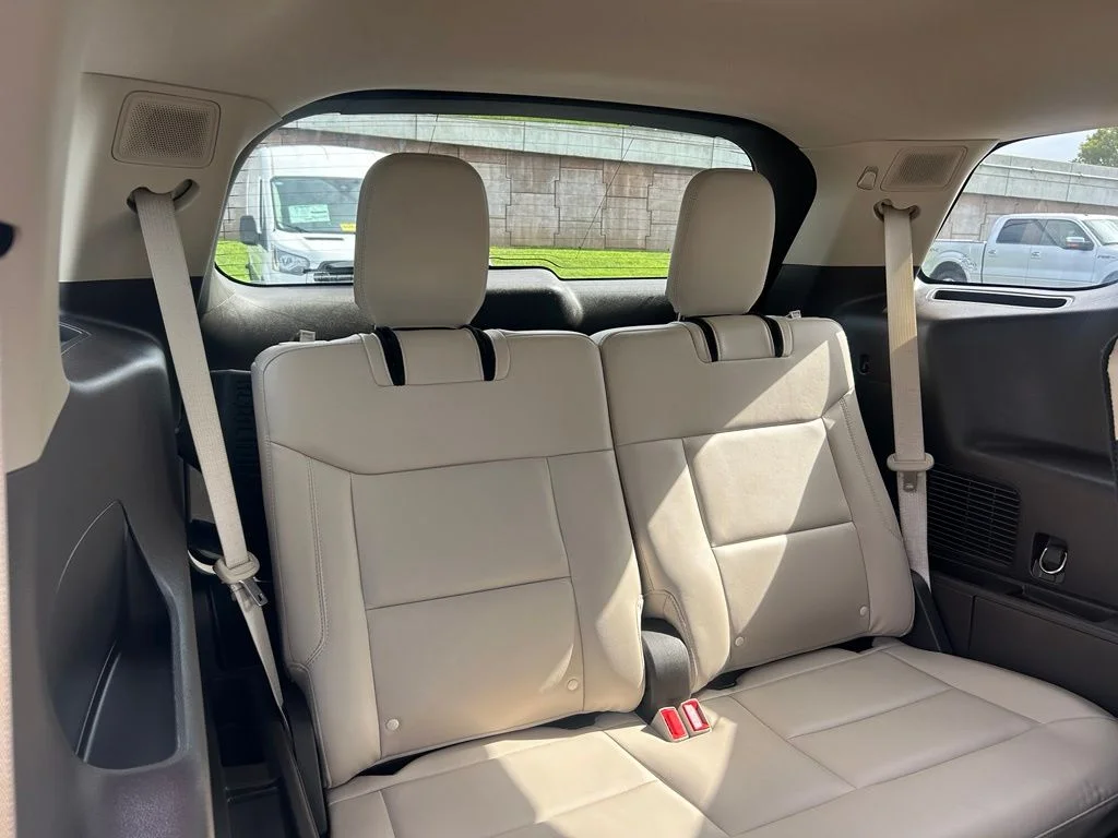 Used 2022 White Ford Platinum image 28