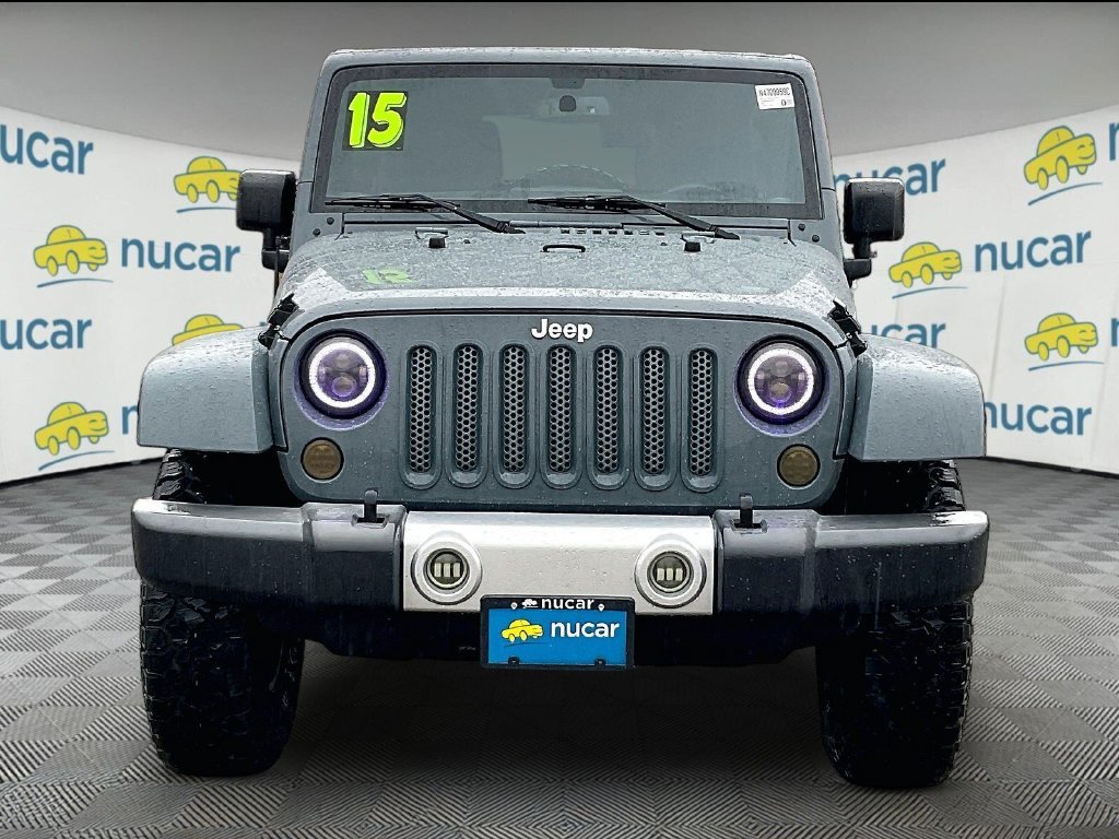 Used 2015 Anvil Clear Coat Jeep Unlimited Sahara image 2