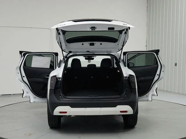 New 2026 White Nissan SR image 14