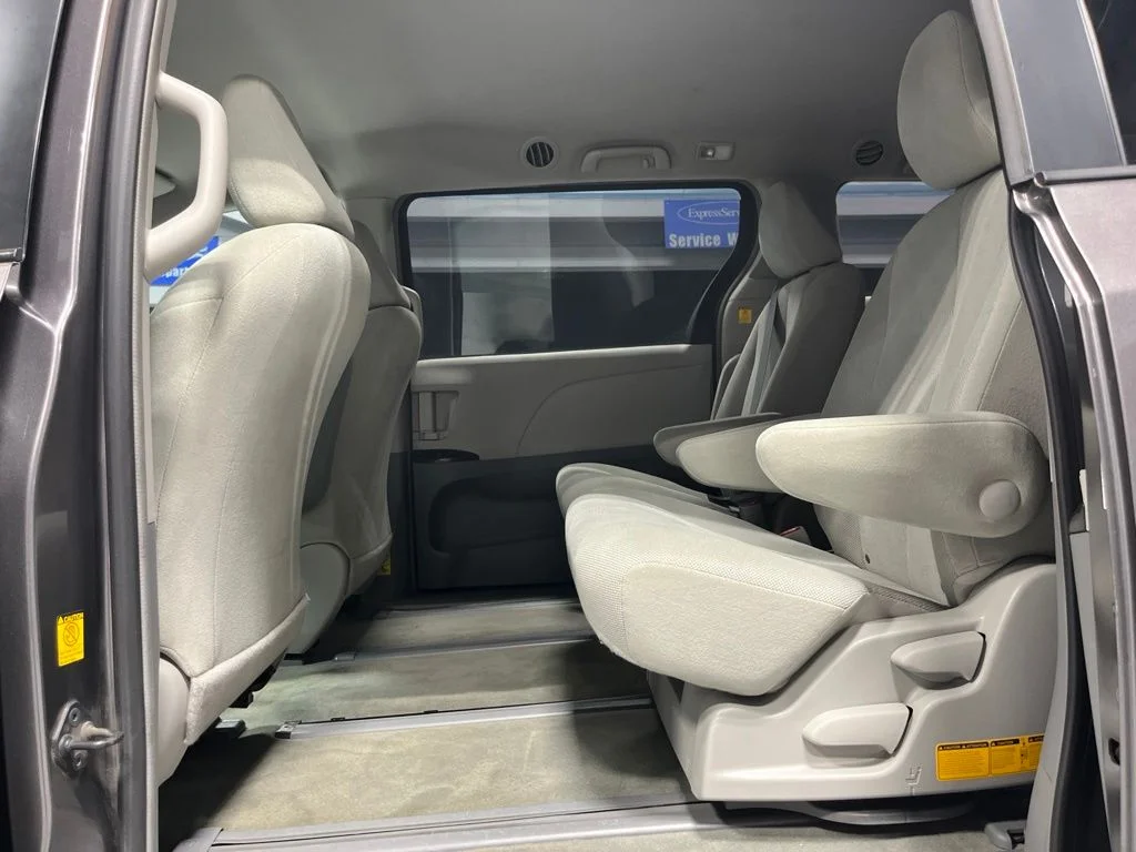 Used 2012 Predawn Gray Mica Toyota Base image 26