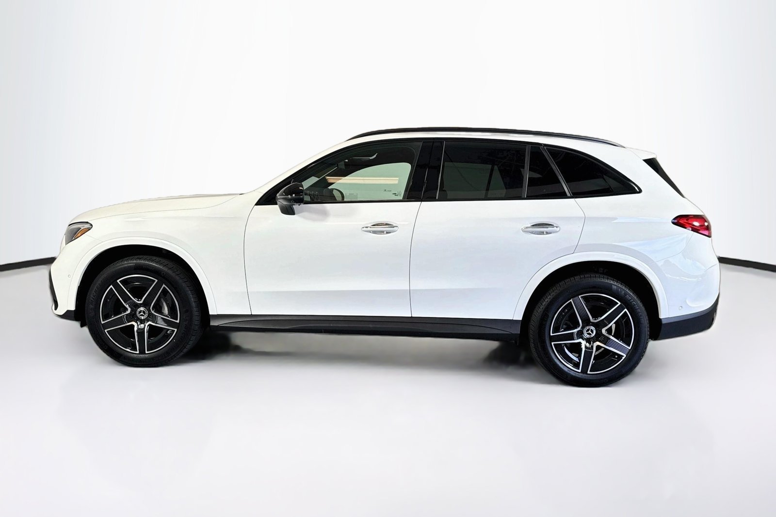 New 2026 Polar White Mercedes-Benz GLC 300 image 8