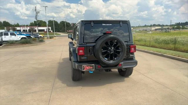 New 2023 Black Clear-Coat Exterior Paint Jeep Sahara 4xe image 8