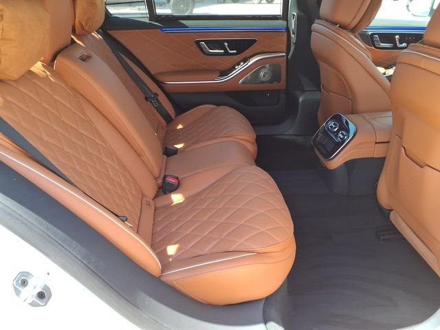 New 2027 White Mercedes-Benz S 580 image 20