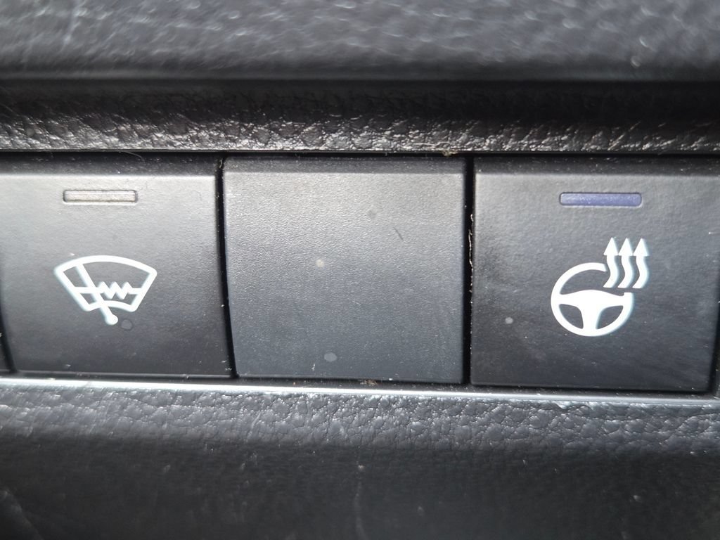 2022 Toyota RAV4 SE - Photo 15