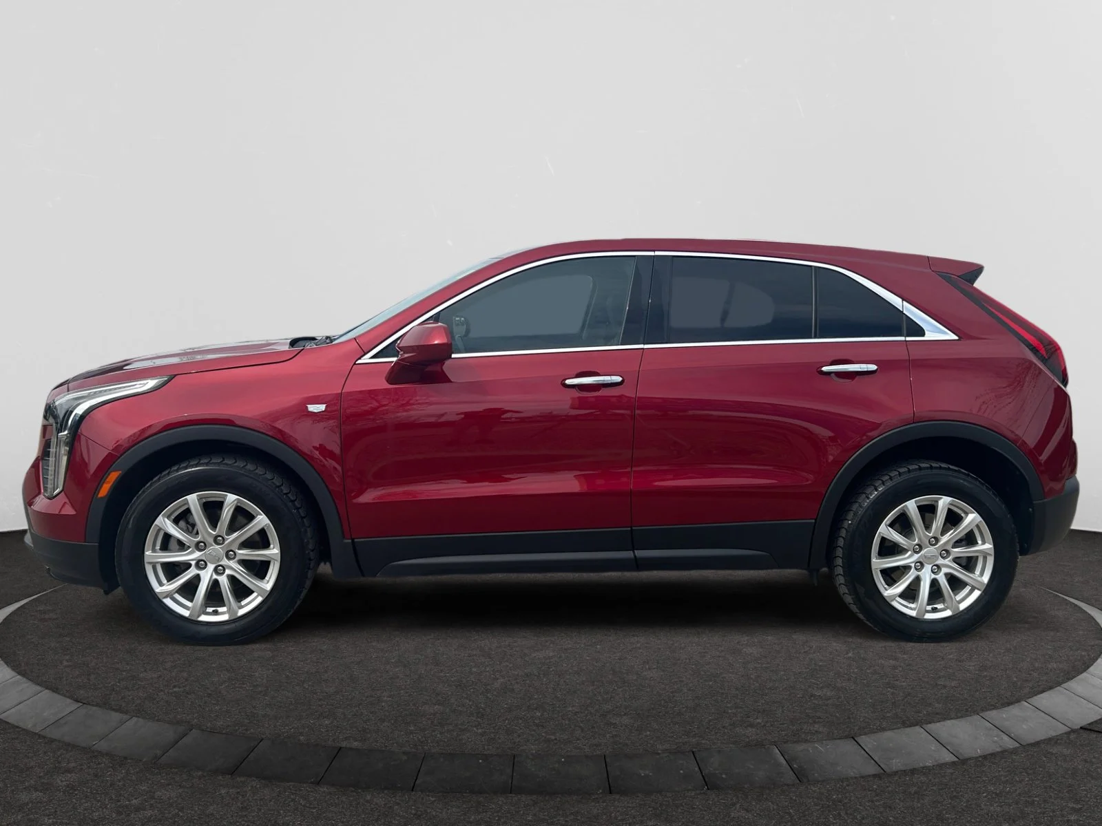 Used 2019 RED Cadillac AWD LUXURY AWD image 2