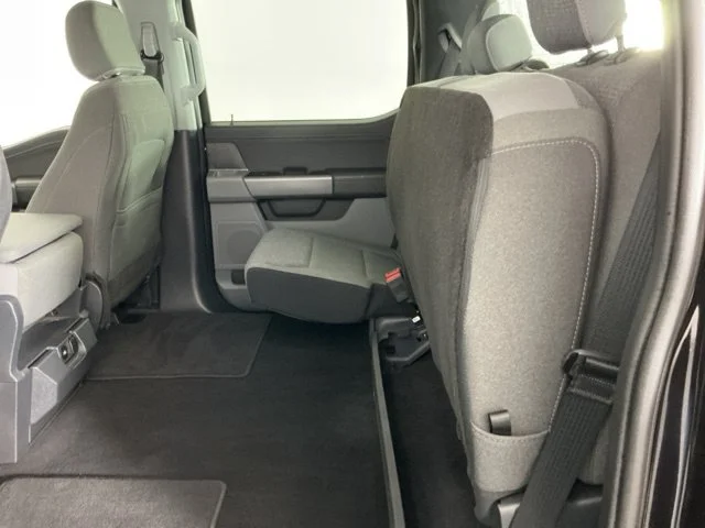 Used 2024 Agate Black Metallic Ford XLT image 27