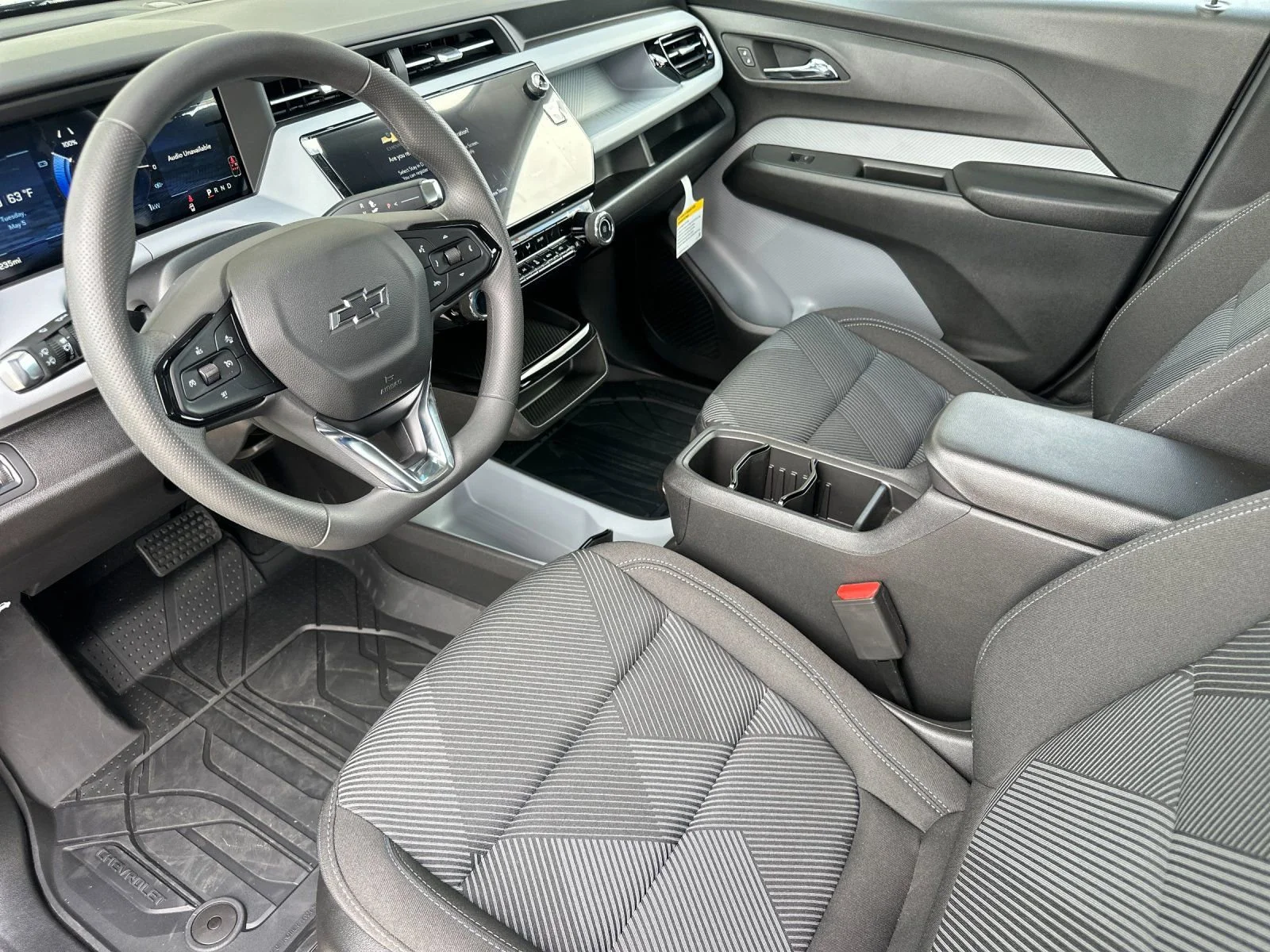 2027 Chevrolet Bolt LT - Photo 10