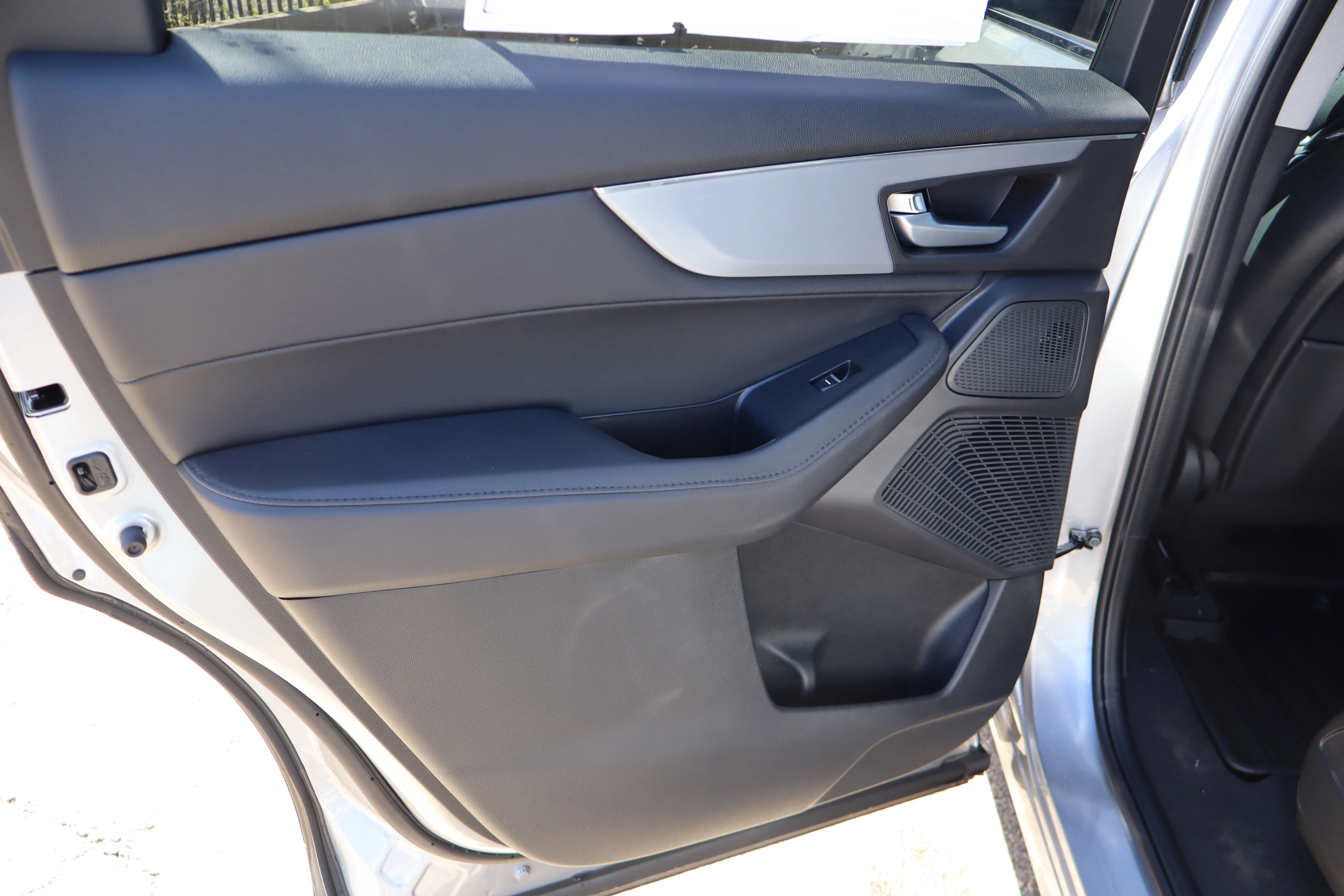 New 2026 Solar Silver Metallic Acura 4MDX image 26