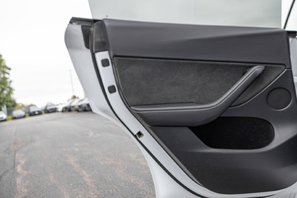 Used 2023  Tesla Long Range image 27