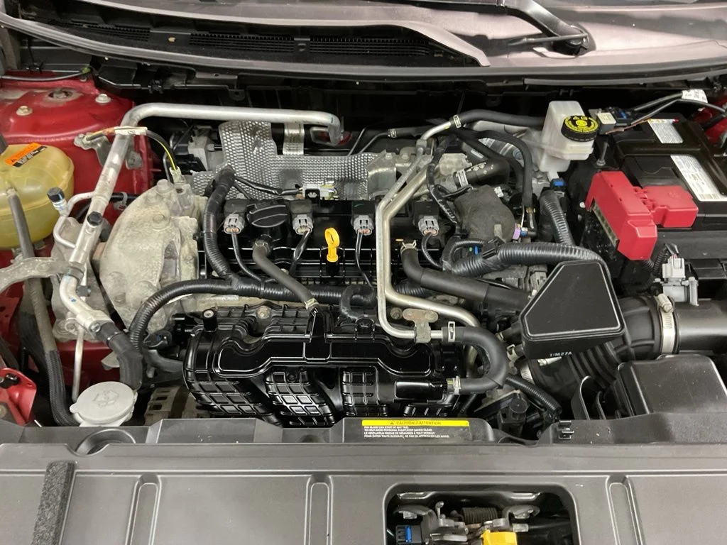 Used 2021 Scarlet Nissan SV image 33