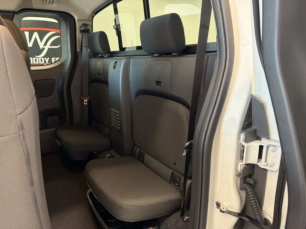 New 2027 Glacier White Nissan King Cab® S image 9