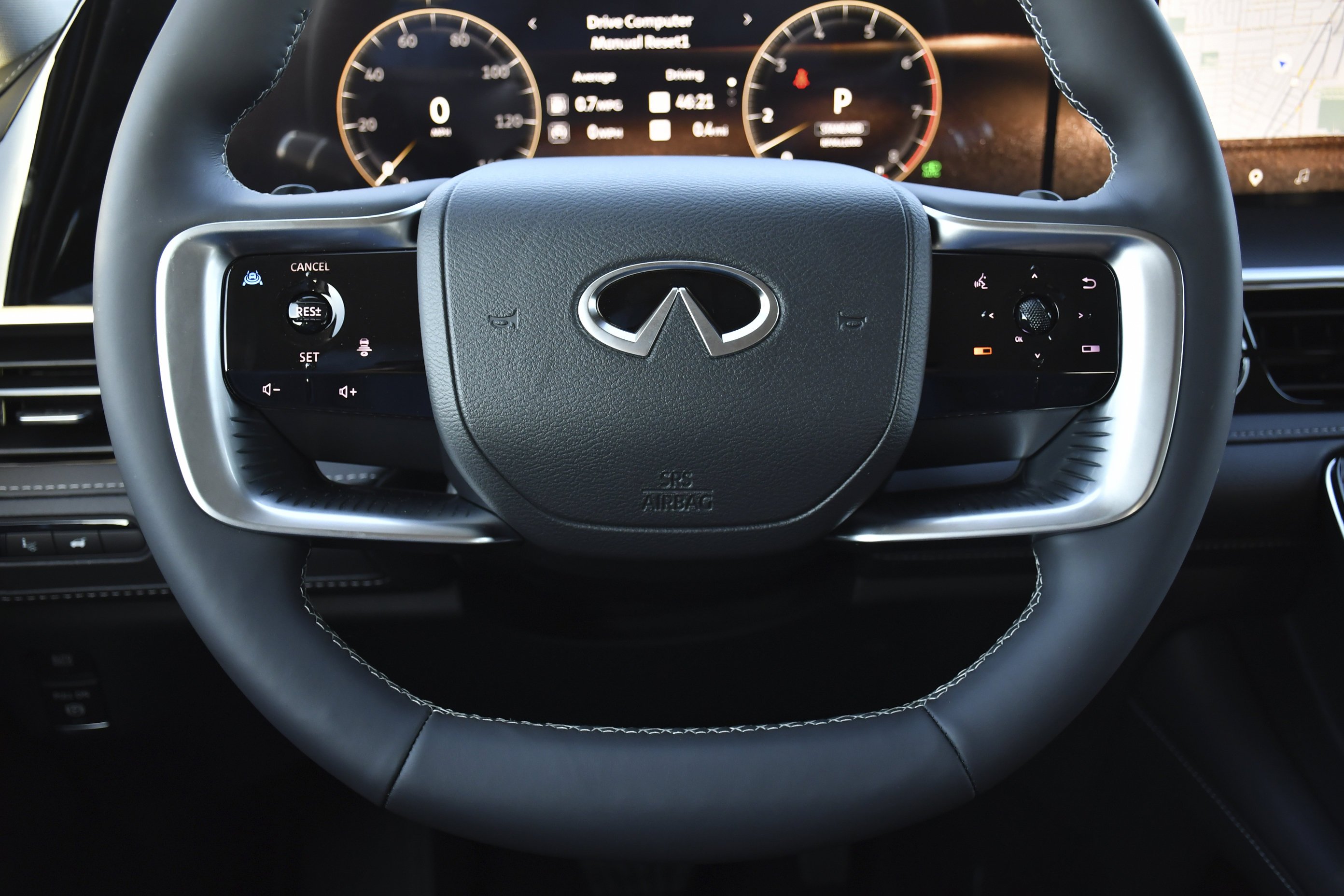 New 2027 RADIANT WHITE INFINITI Luxe 2WD image 7