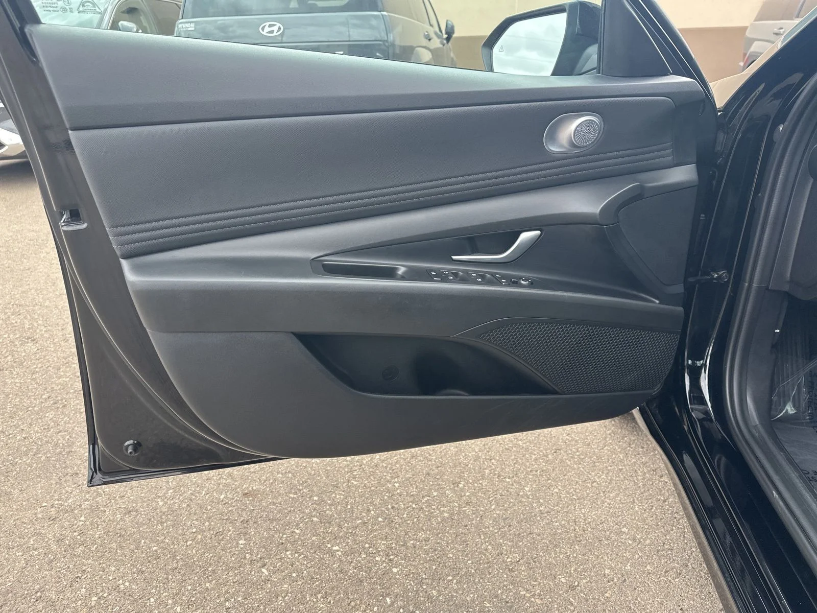 Used 2023 Black Hyundai SEL image 13