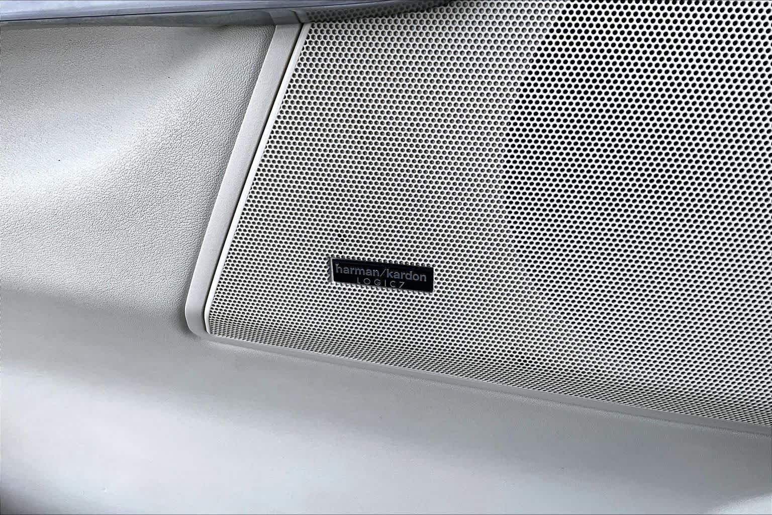 Used 2013 Fuji White Land Rover HSE LUX image 30