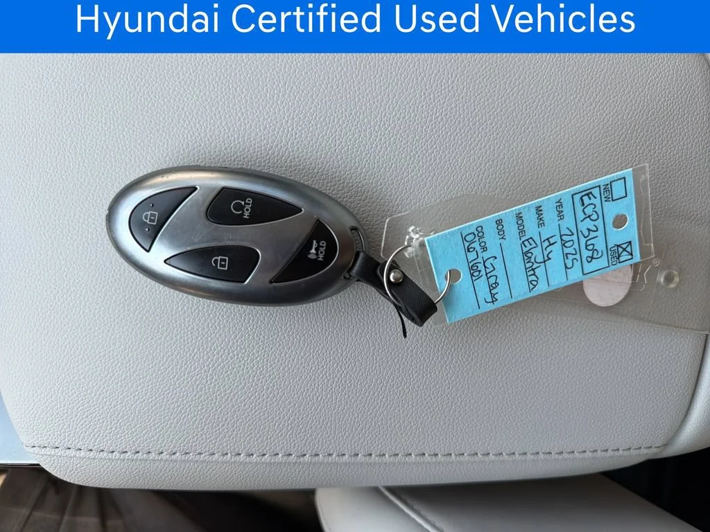 Certified Pre-Owned 2025 Hyundai Tucson Hybrid SEL Convenience