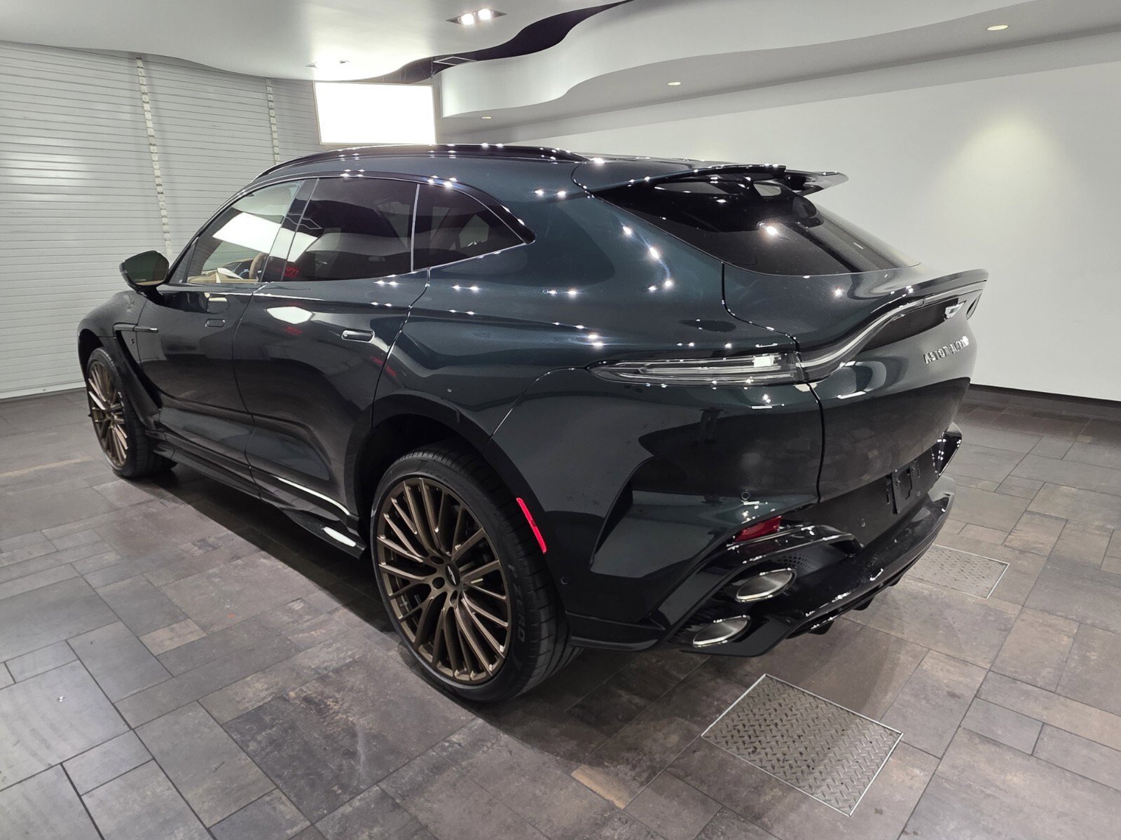 New 2026 Ghillies Green Aston Martin S image 2