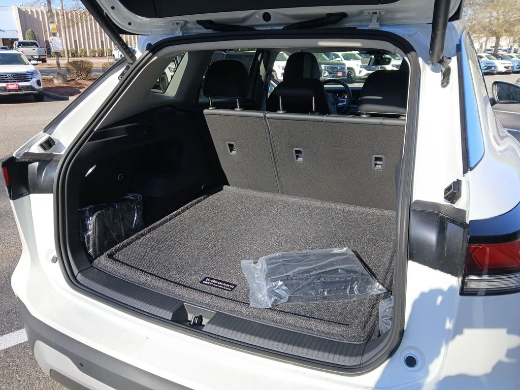 New 2026 White Volkswagen 2.0T SE image 22