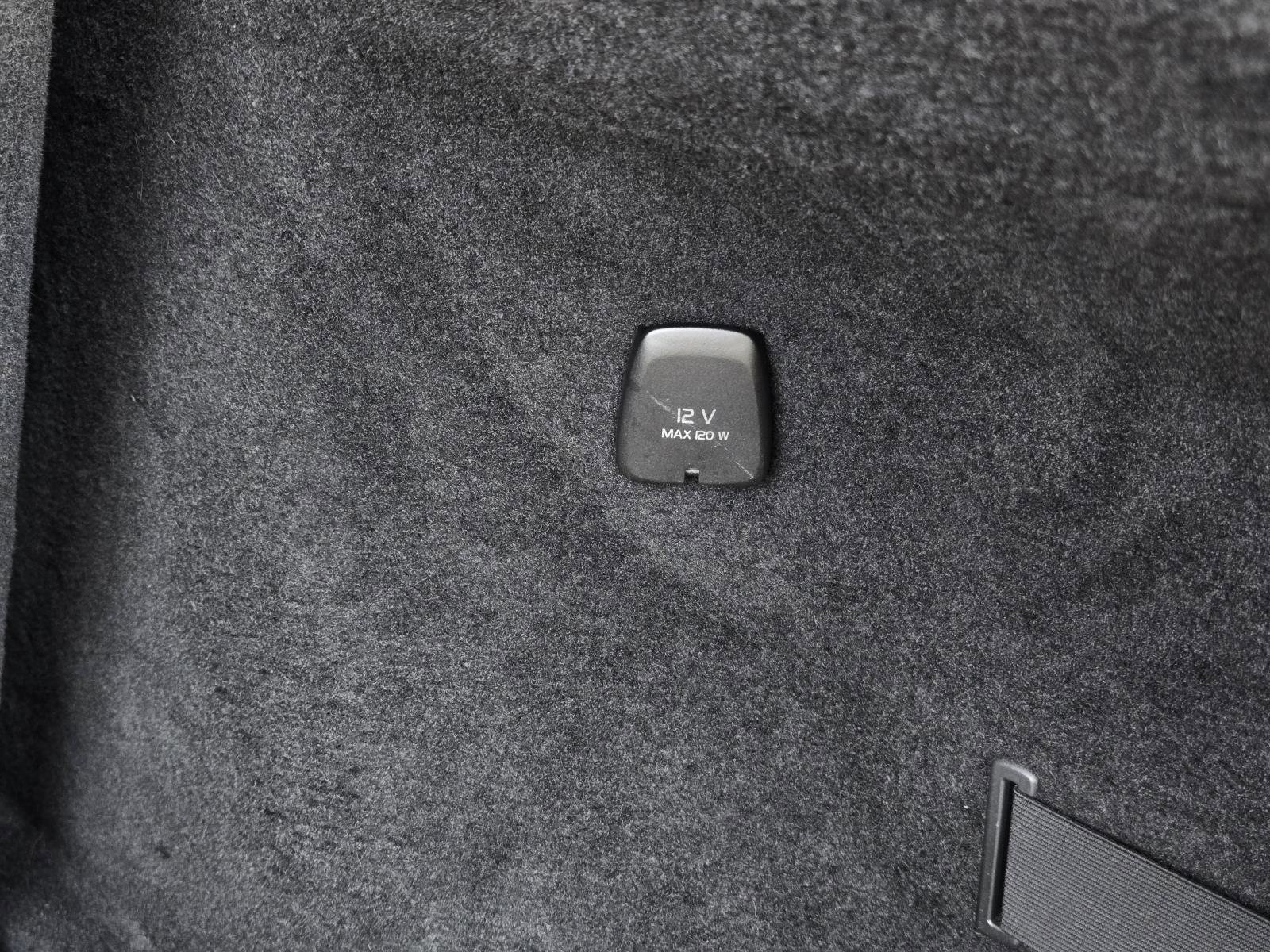 Used 2019 Gray Metallic Volvo Momentum image 15