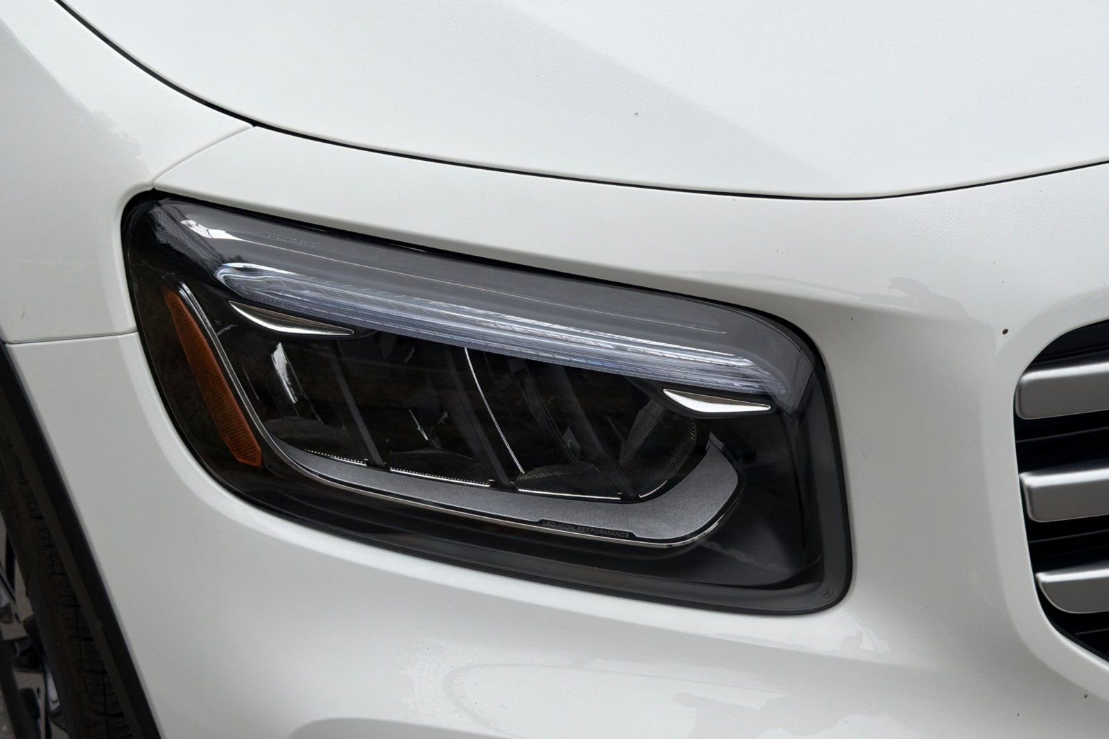 Used 2026 White Mercedes-Benz GLB 250 image 11