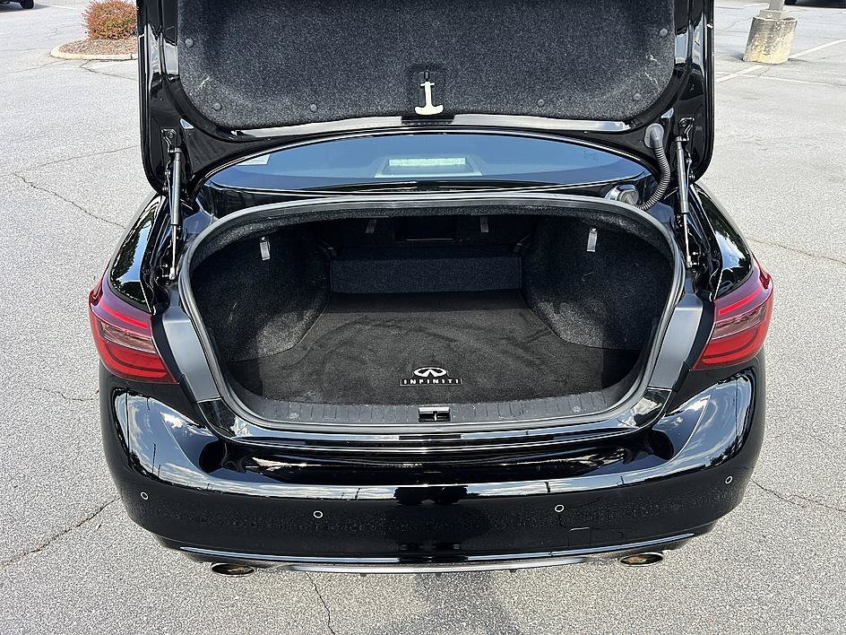 Used 2023 Black Obsidian INFINITI LUXE image 15