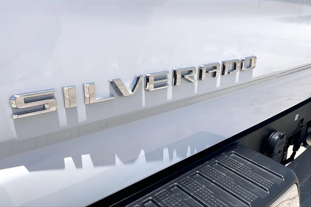 Used 2026 White Chevrolet LTZ image 32