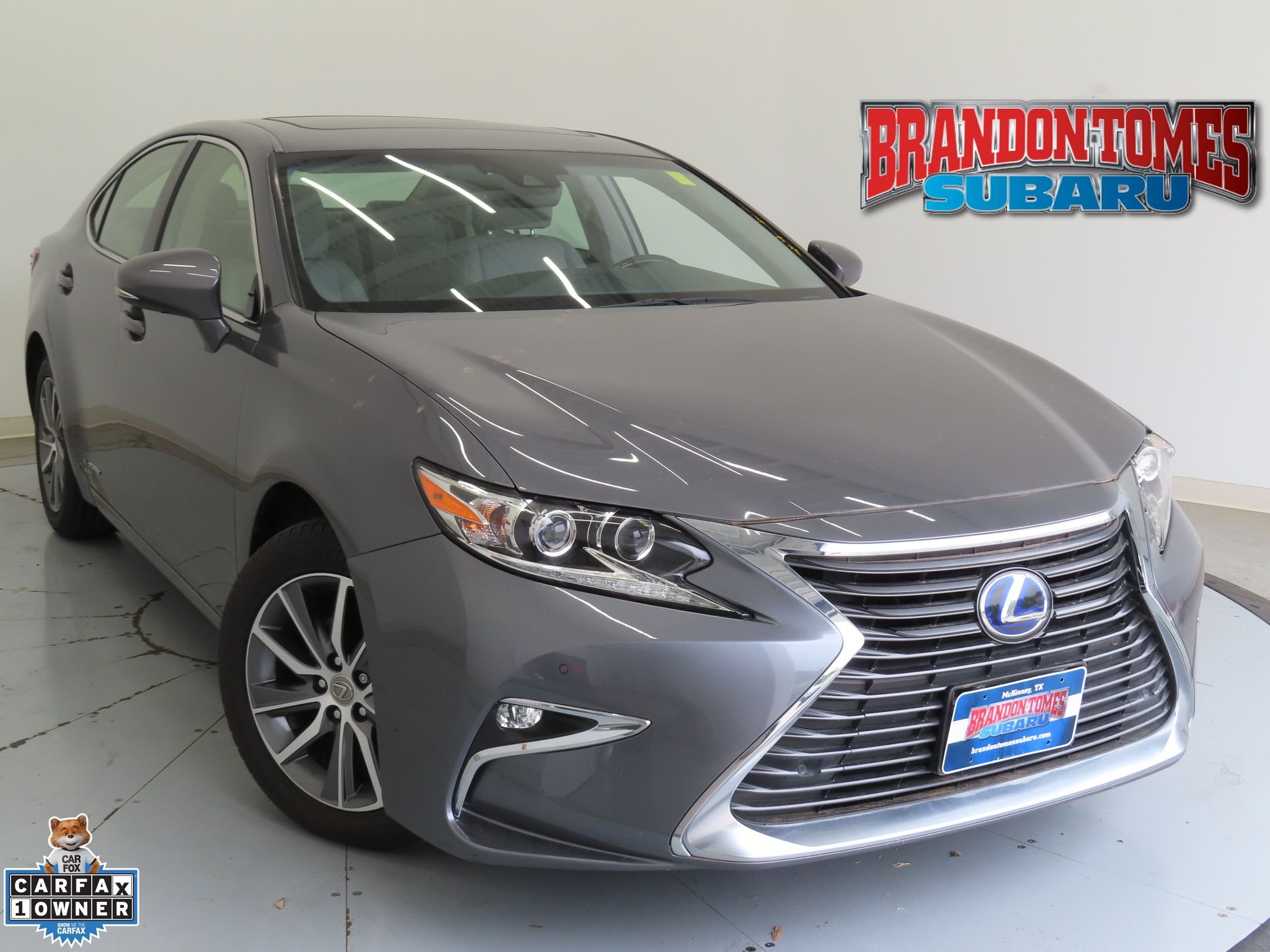 2018 Lexus ES 350 300h's photo