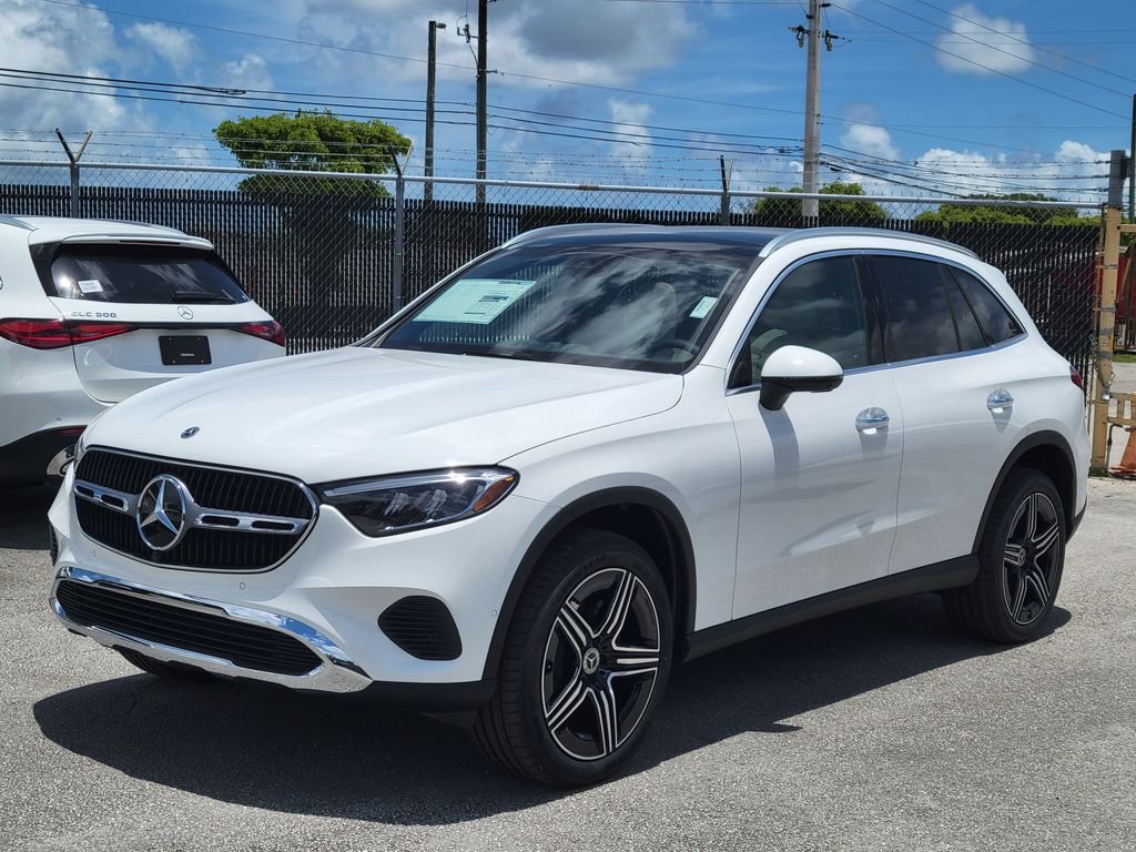 New 2026 Polar White Mercedes-Benz GLC 300 image 30