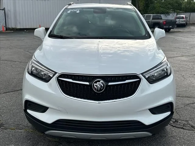Used 2021 White Buick Preferred image 4