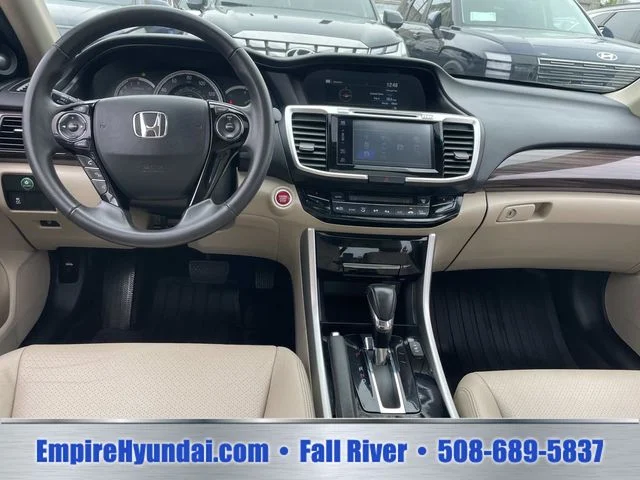 Used 2016 Silver Honda EX-L image 13