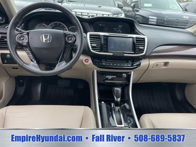 Used 2016 Lunar Silver Metallic Honda EX-L image 13