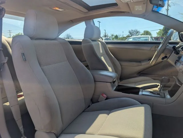 Used 2008 White Toyota  image 17