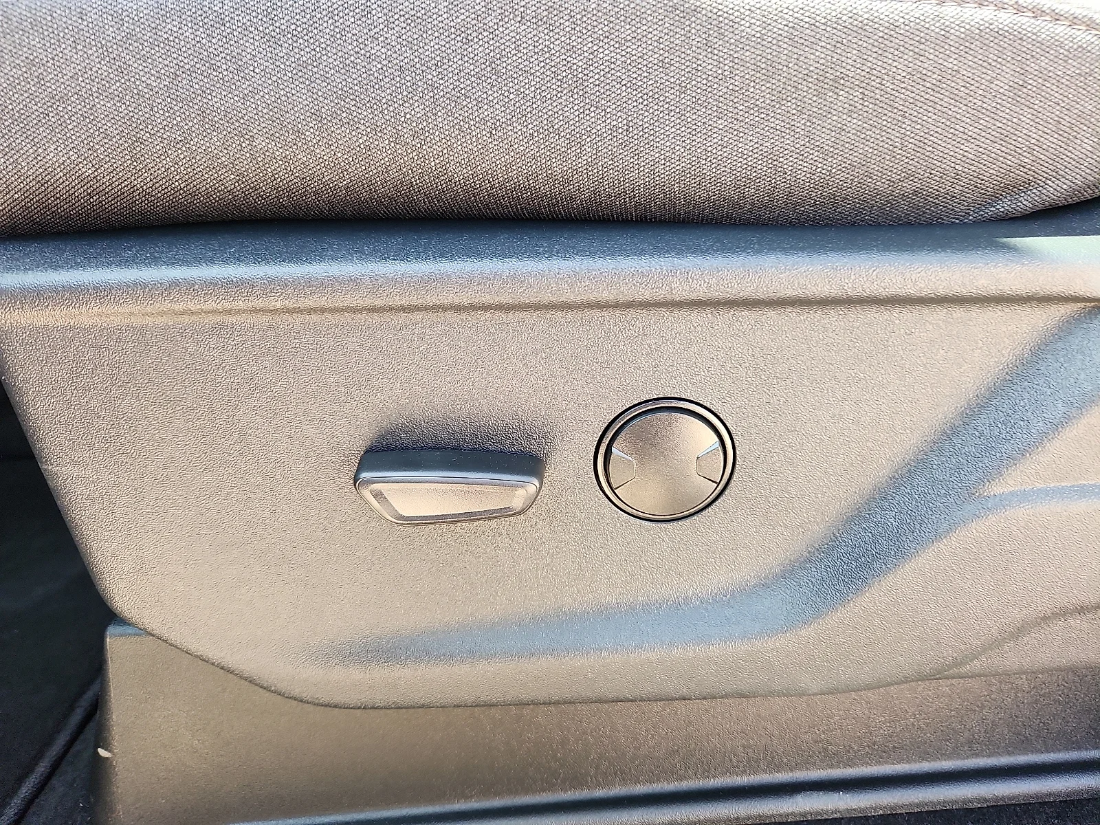 New 2026 Agate Black Metallic Ford XLT image 16