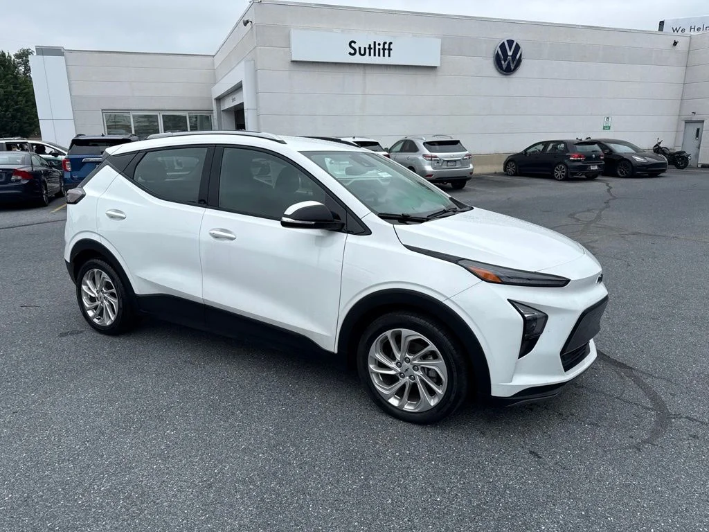 Used 2022 Summit White Chevrolet LT image 37