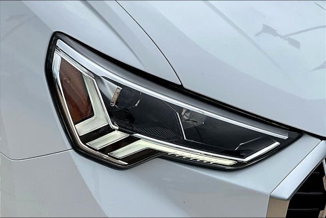 Used 2022 White Audi Premium Plus image 29